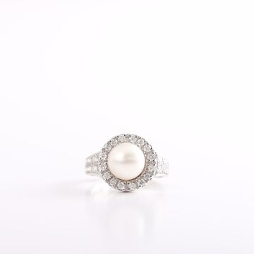 Picture of Exquisite Pearl & Diamond Ring