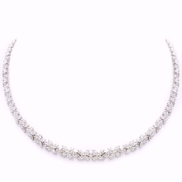 Picture of Floral white Diamond Set