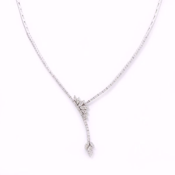 Picture of Elegant White Diamond Necklace
